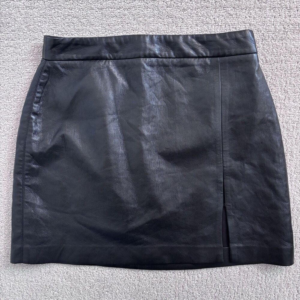 Aritzia Wilfred Black Faux Leather Vegan Mini Skirt Size 6 Minimalist Chic Goth
